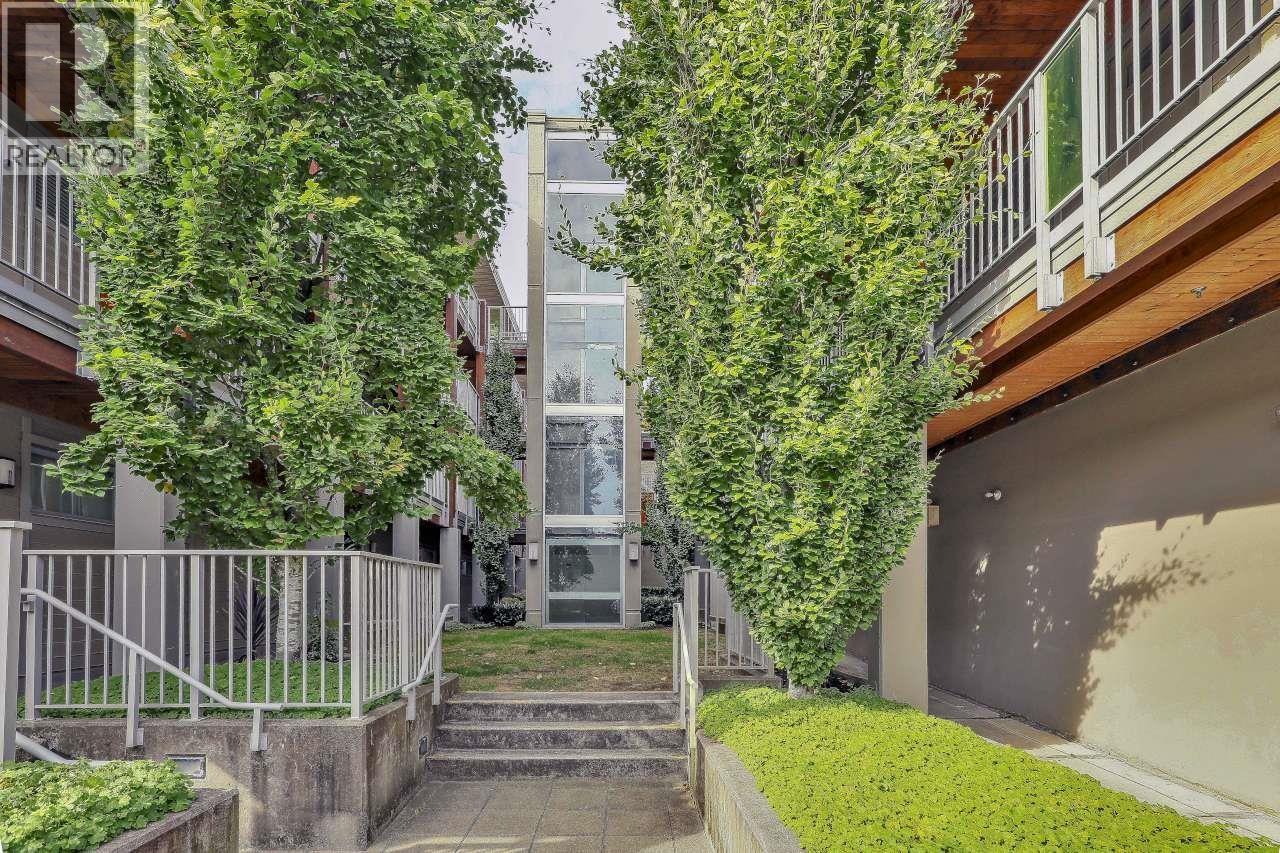 Ph7 5388 Grimmer Street Property Photo 10