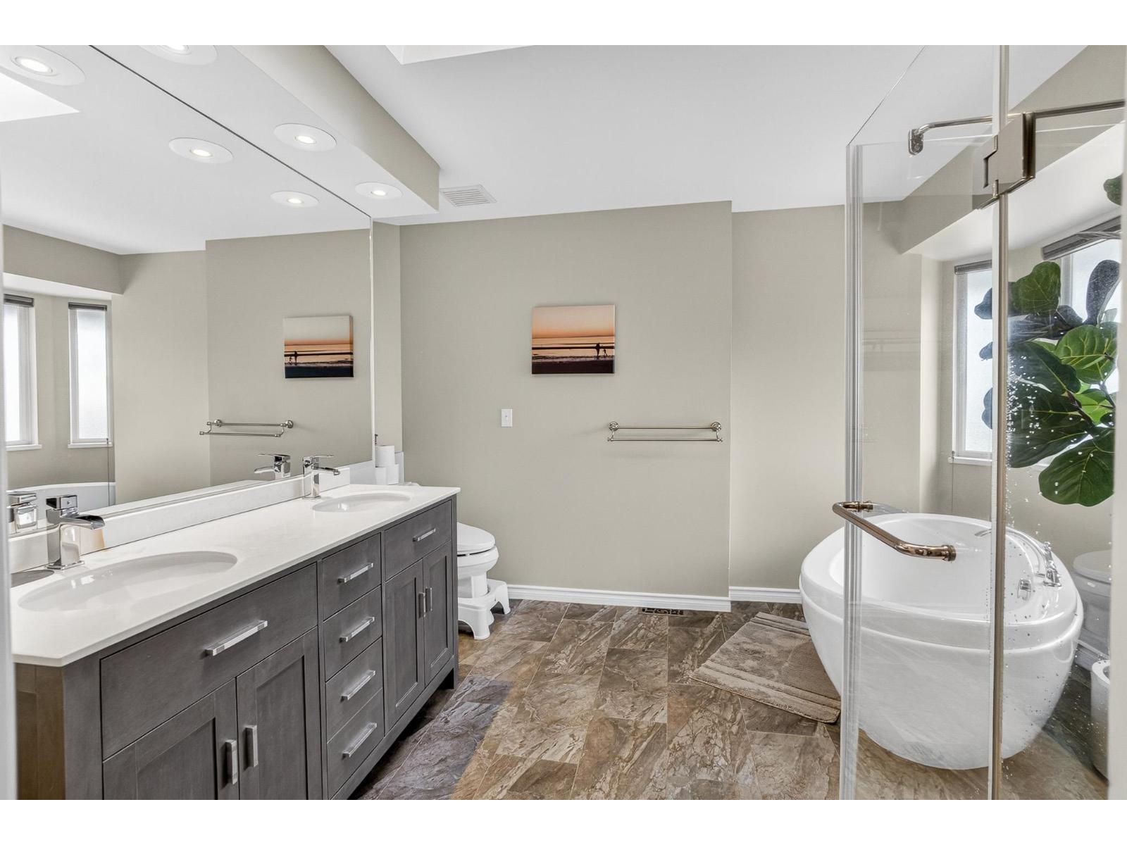 8277 153b Street Property Photo 23