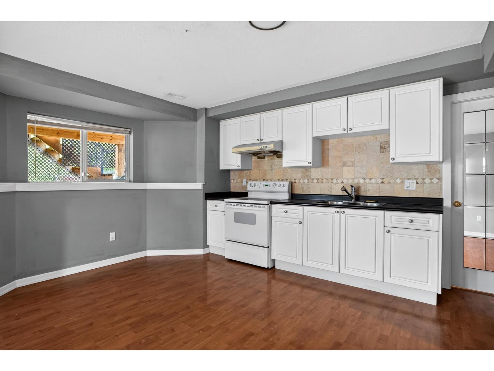 8277 153b Street Property Photo 29