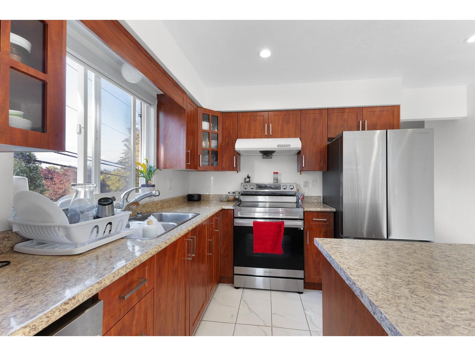 7991 138a Street Property Photo 7