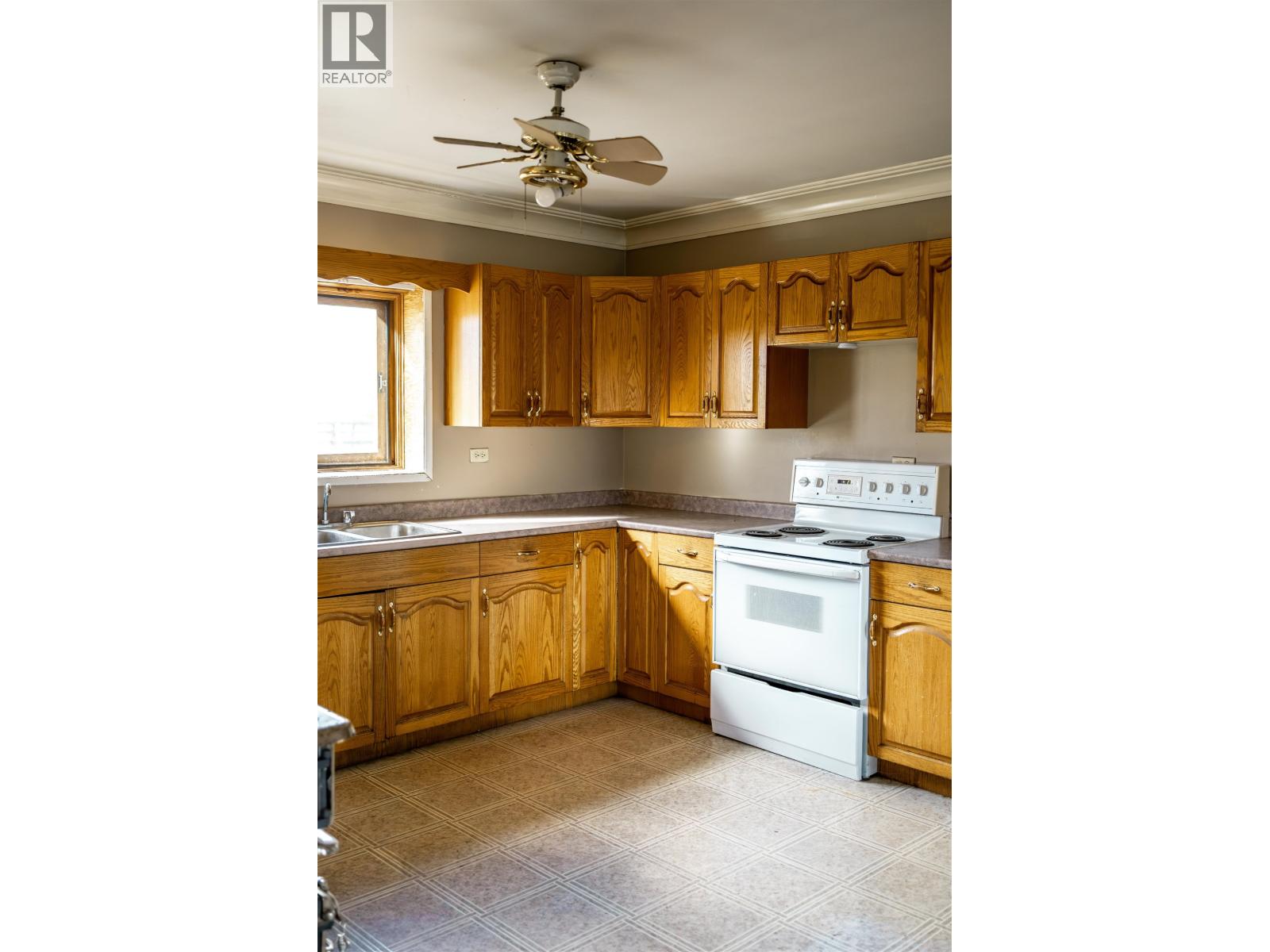4565 Holmes Road Property Photo 11