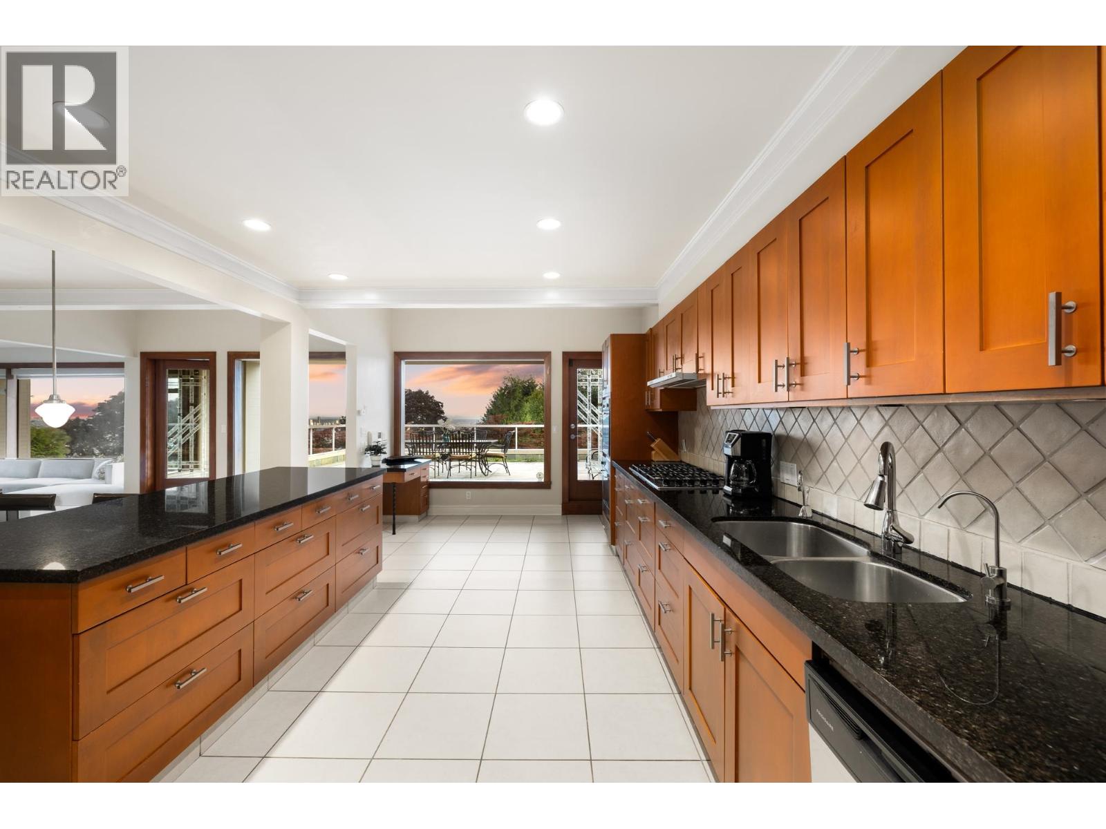 1035 King Georges Way Property Photo 13