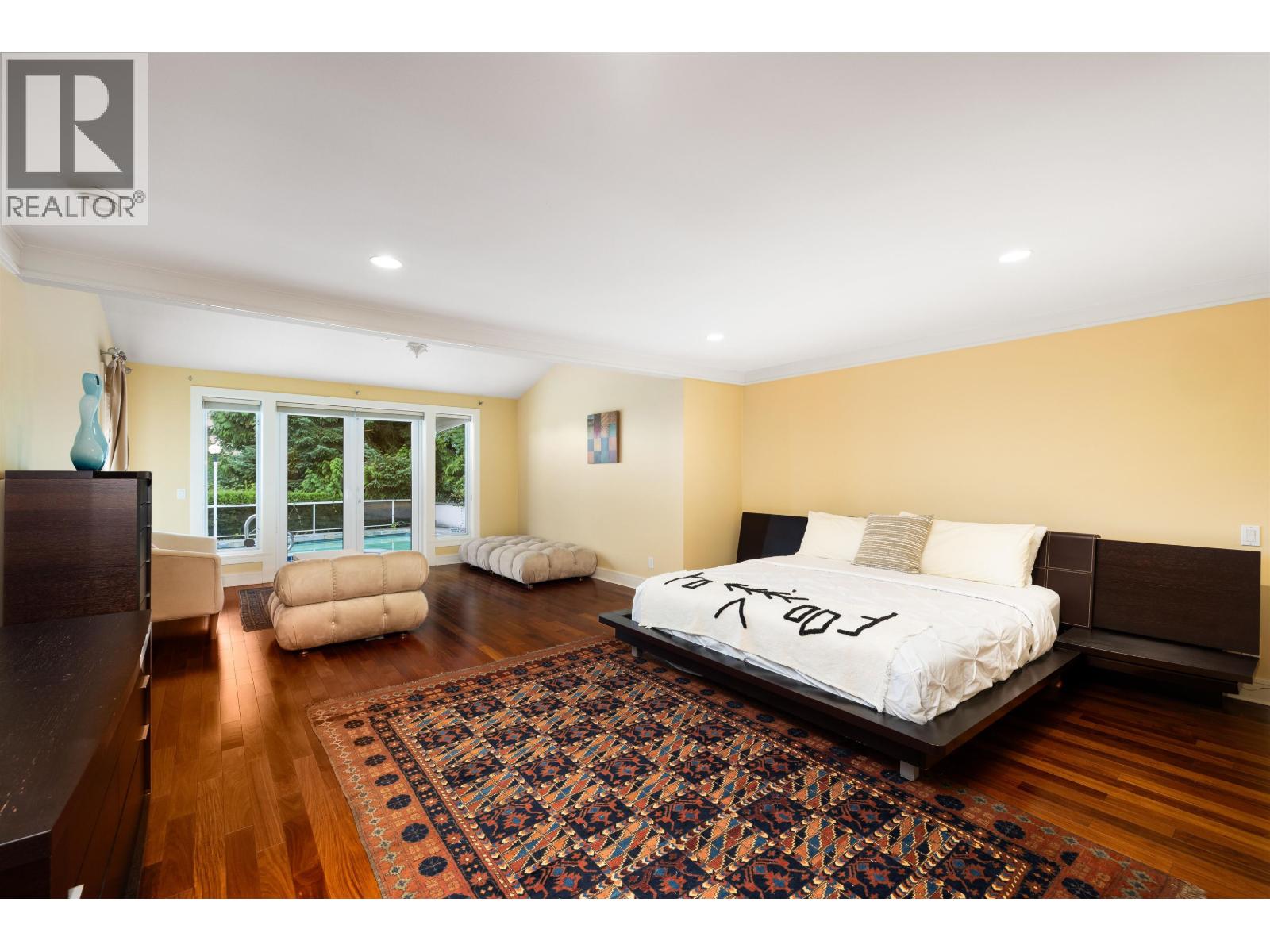 1035 King Georges Way Property Photo 24