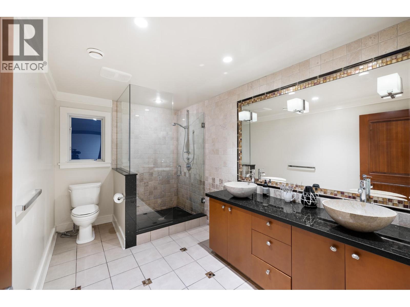 1035 King Georges Way Property Photo 32