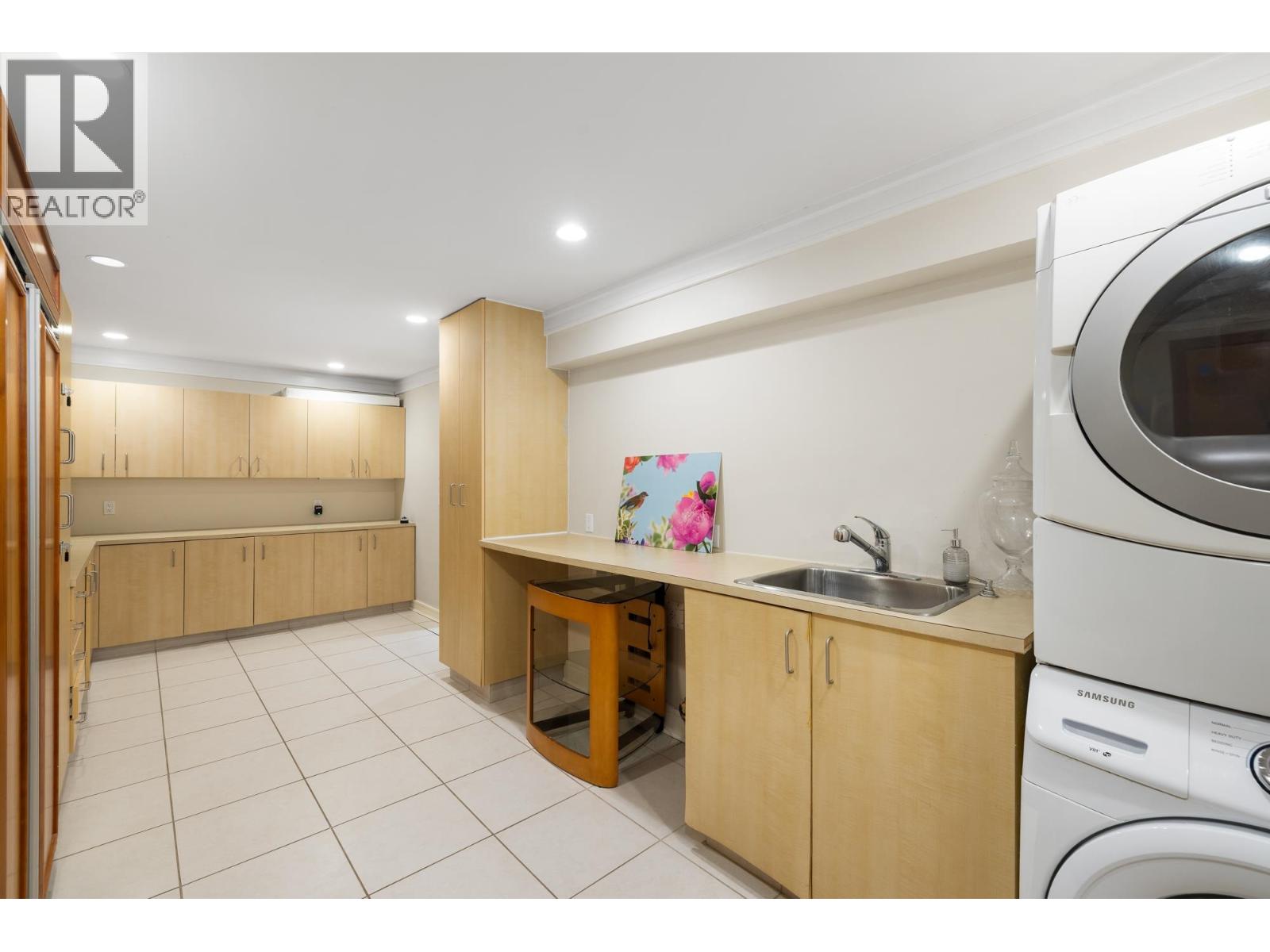 1035 King Georges Way Property Photo 36