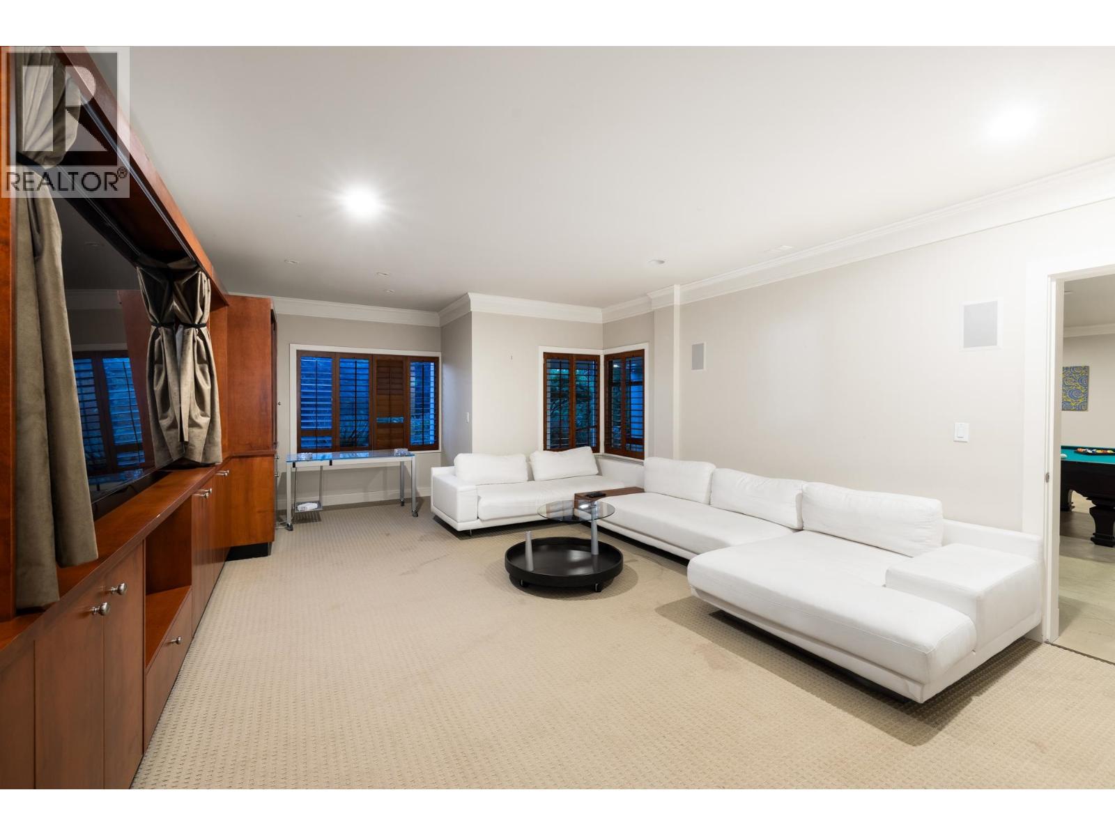 1035 King Georges Way Property Photo 37