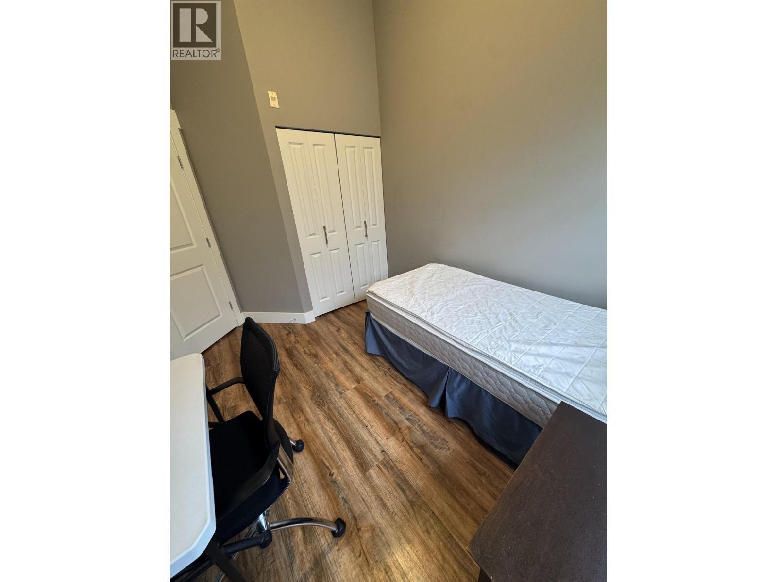 402 6328 Larkin Drive Property Photo 4