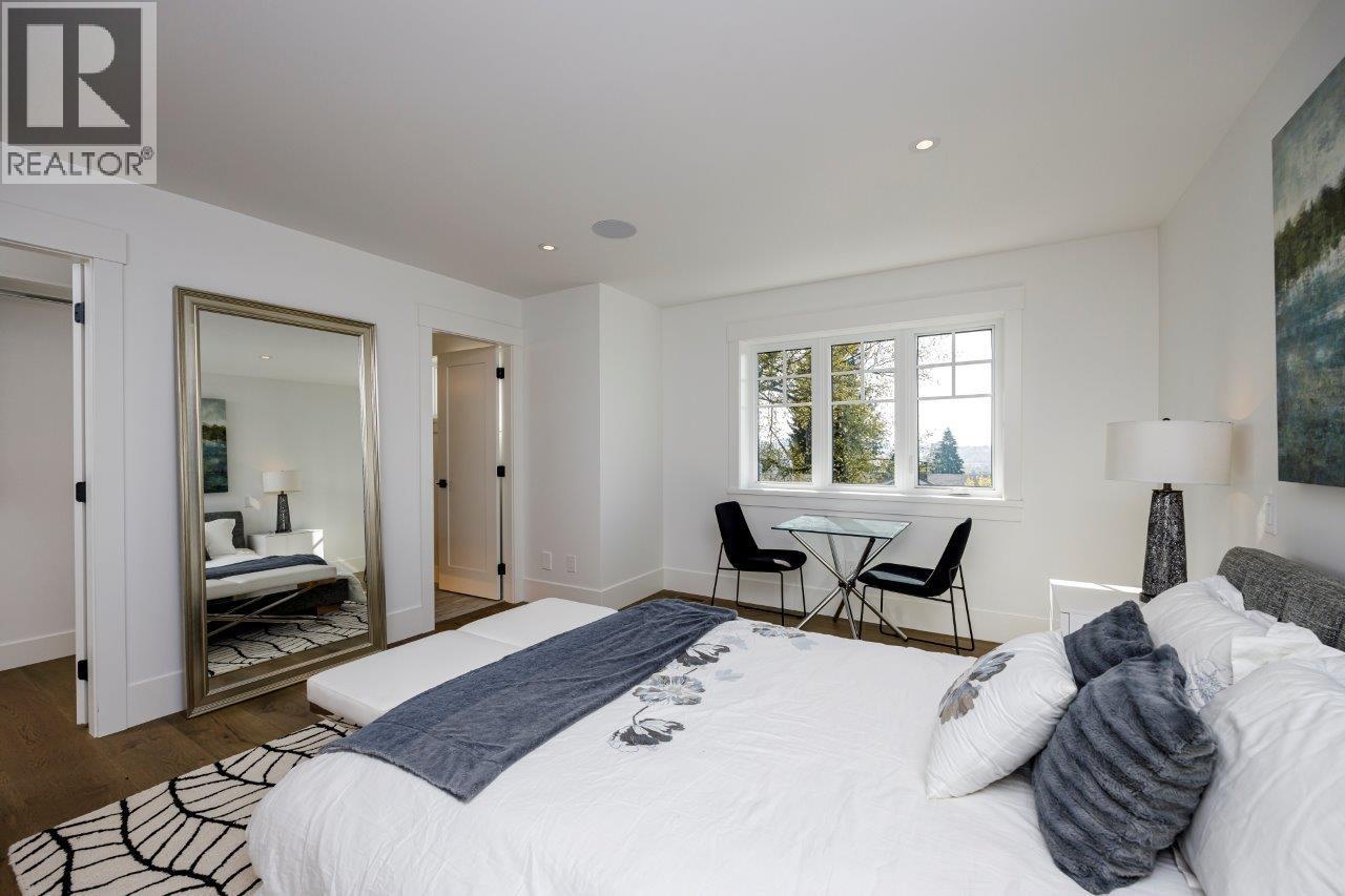 1028 Calverhall Street Property Photo 32