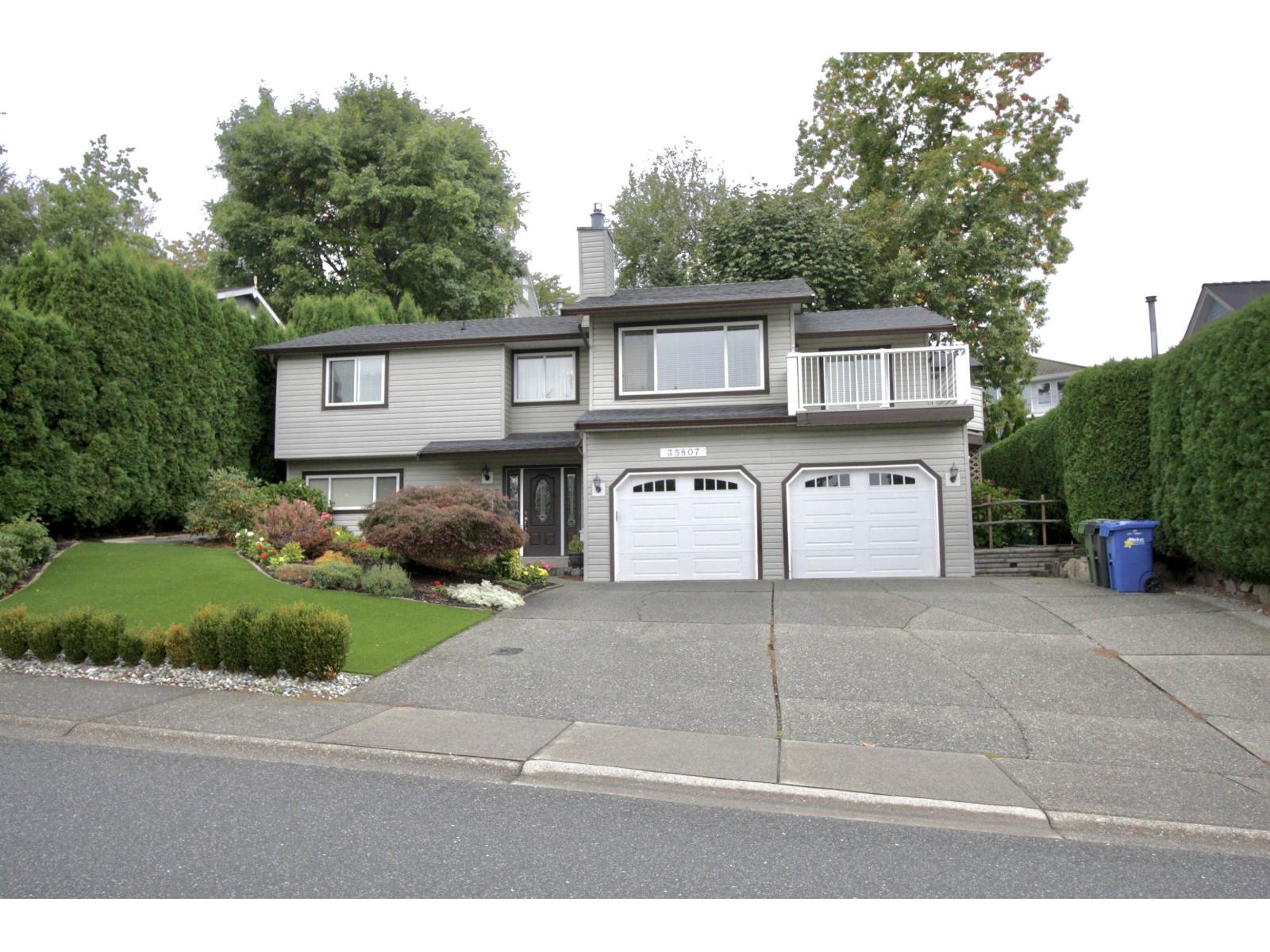 35807 Sunridge Place Property Photo 1
