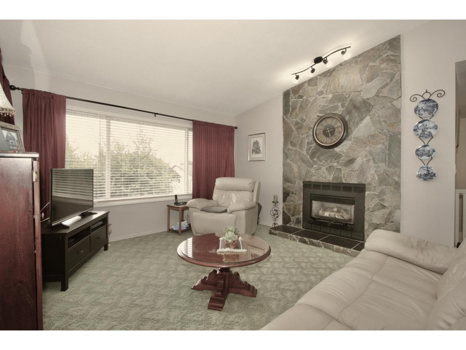 35807 Sunridge Place Property Photo 4