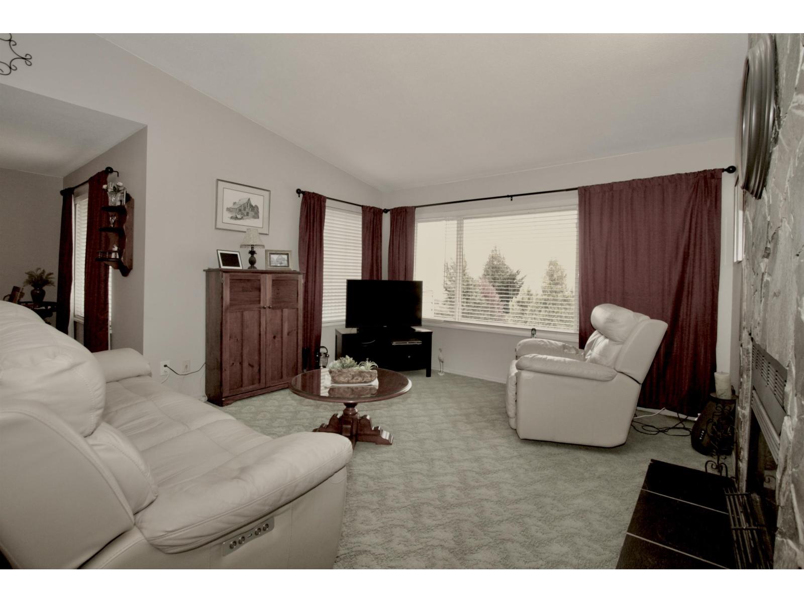 35807 Sunridge Place Property Photo 5