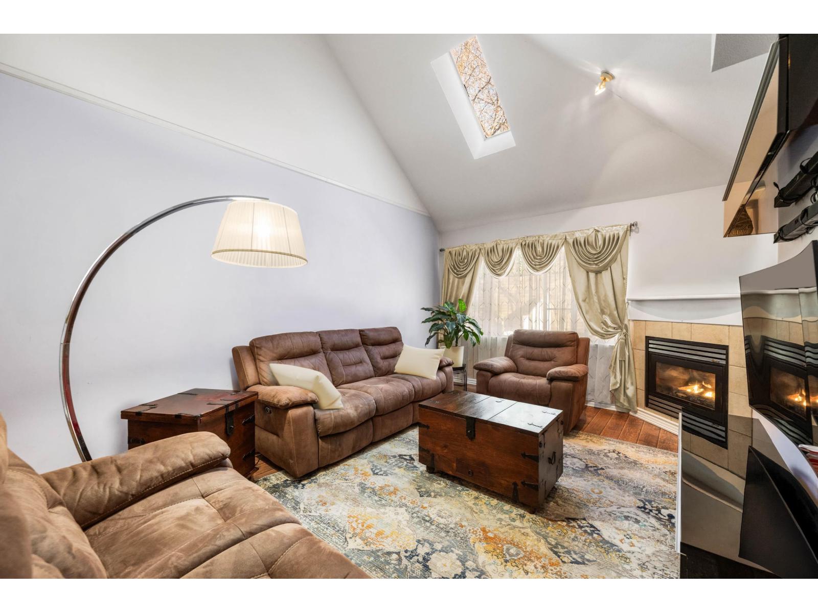 57 13918 58 Avenue Property Photo 3