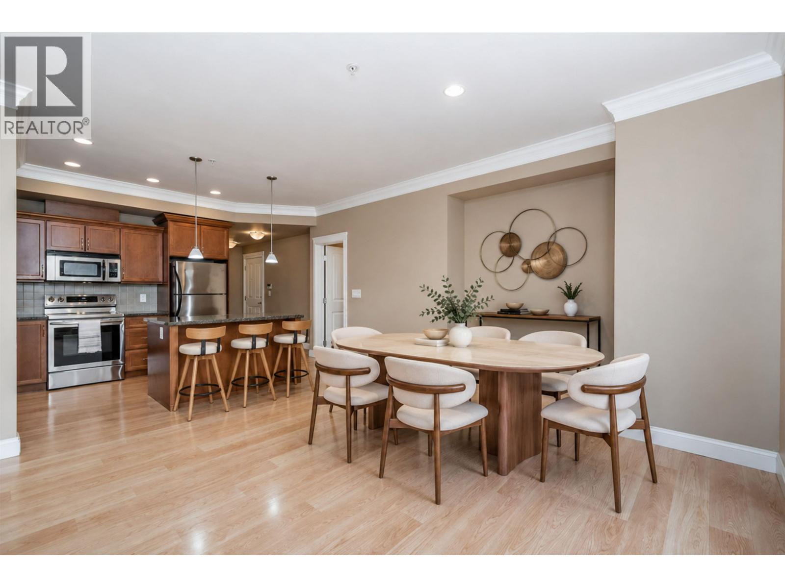 301 22150 Dewdney Trunk Road Property Photo 8