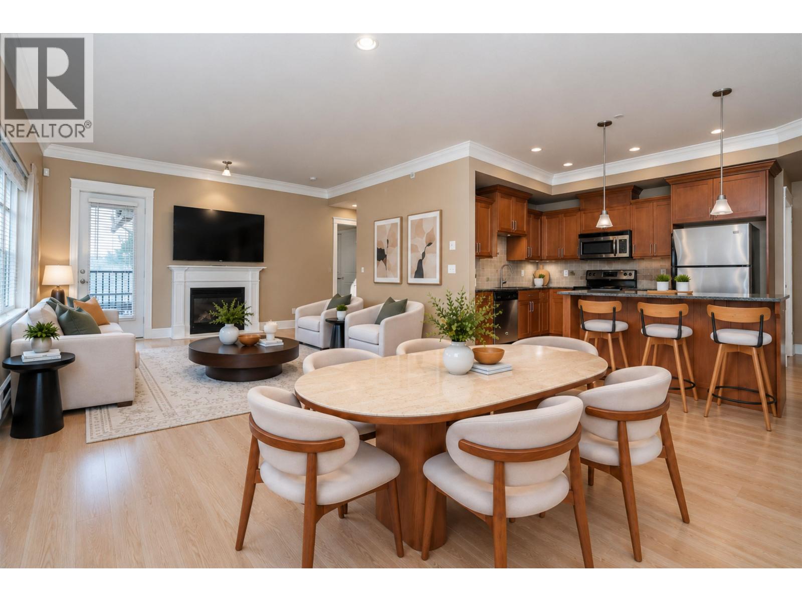 301 22150 Dewdney Trunk Road Property Photo 11