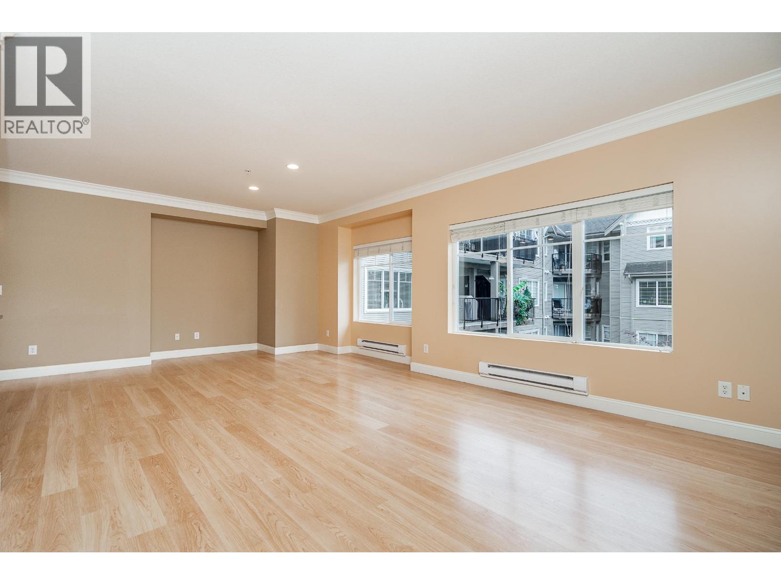 301 22150 Dewdney Trunk Road Property Photo 13