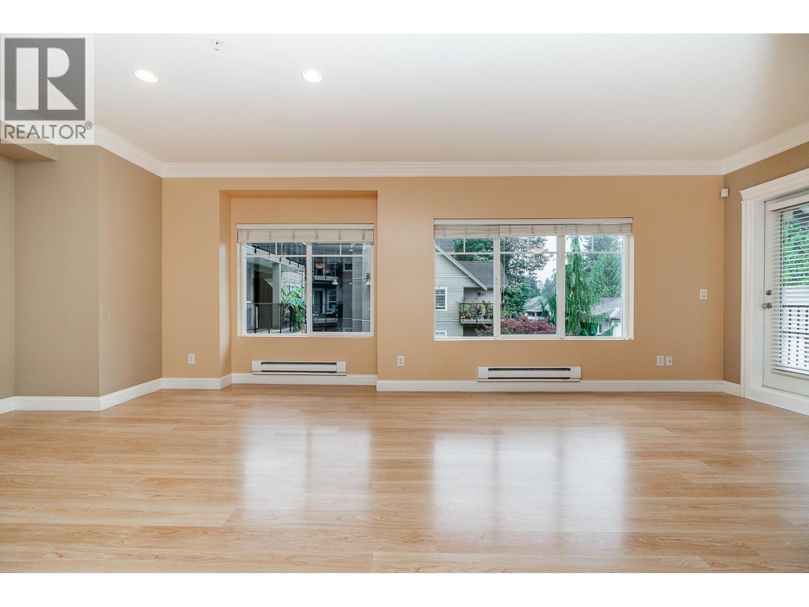301 22150 Dewdney Trunk Road Property Photo 14