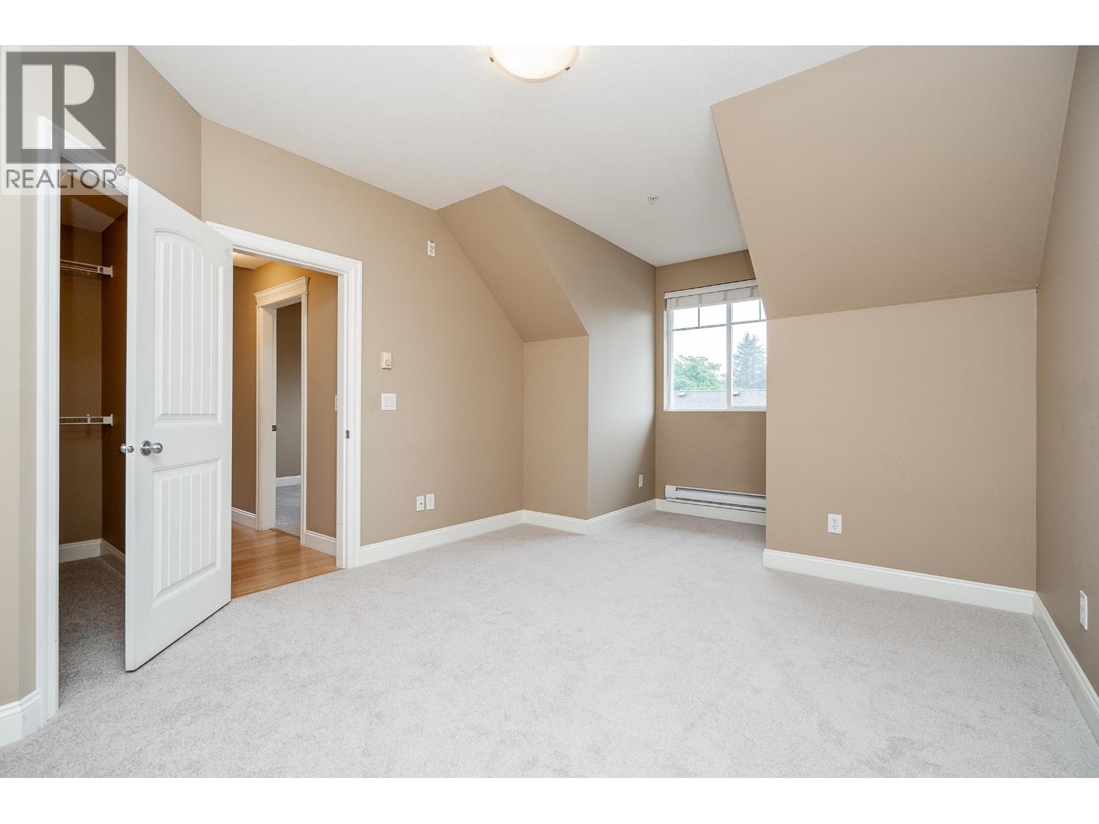 301 22150 Dewdney Trunk Road Property Photo 20