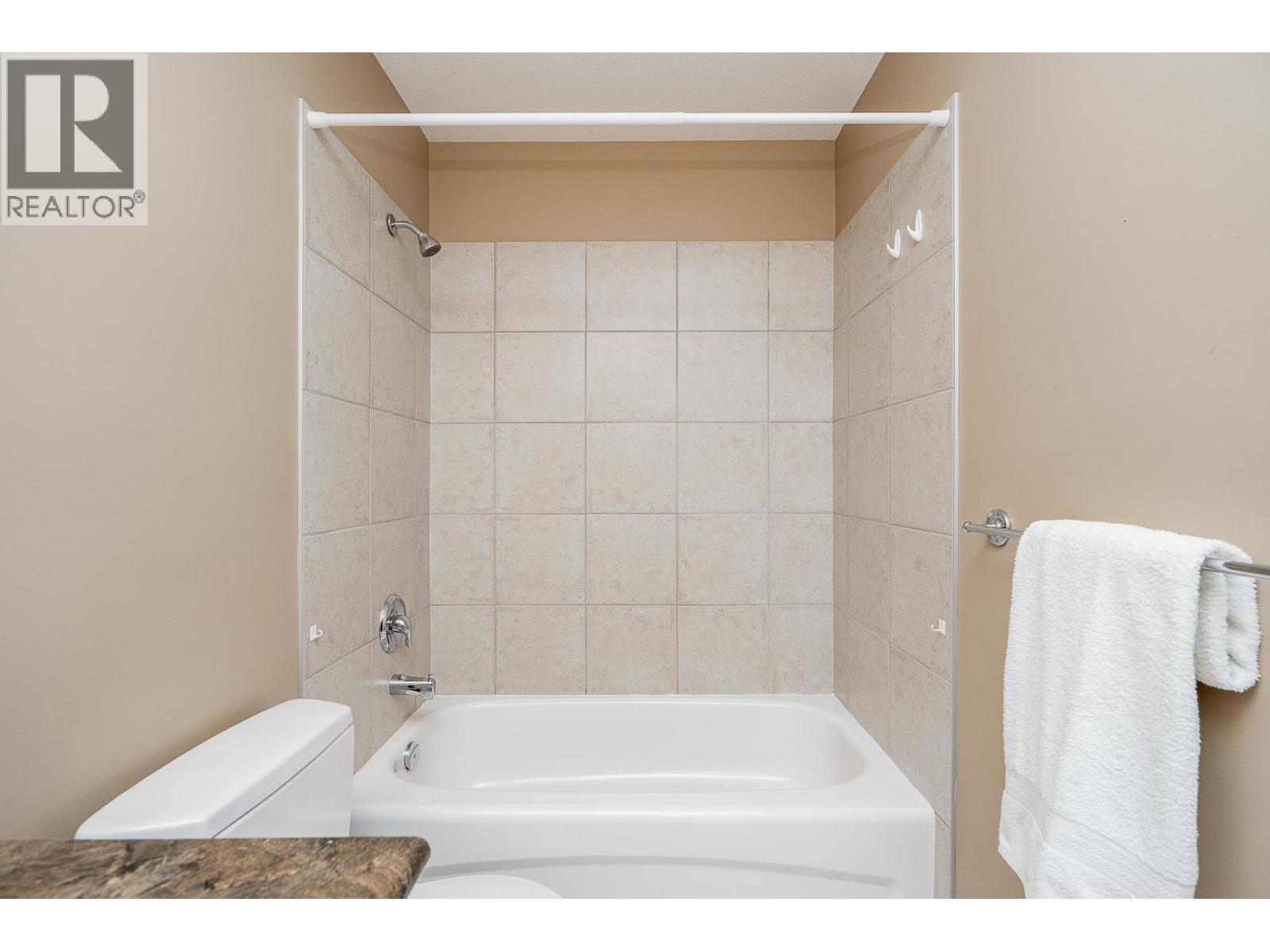 301 22150 Dewdney Trunk Road Property Photo 26