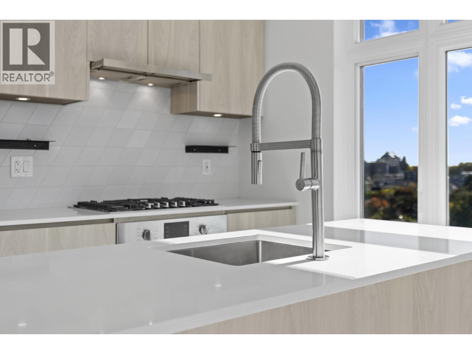 603 3264 Vanness Street Property Photo 7