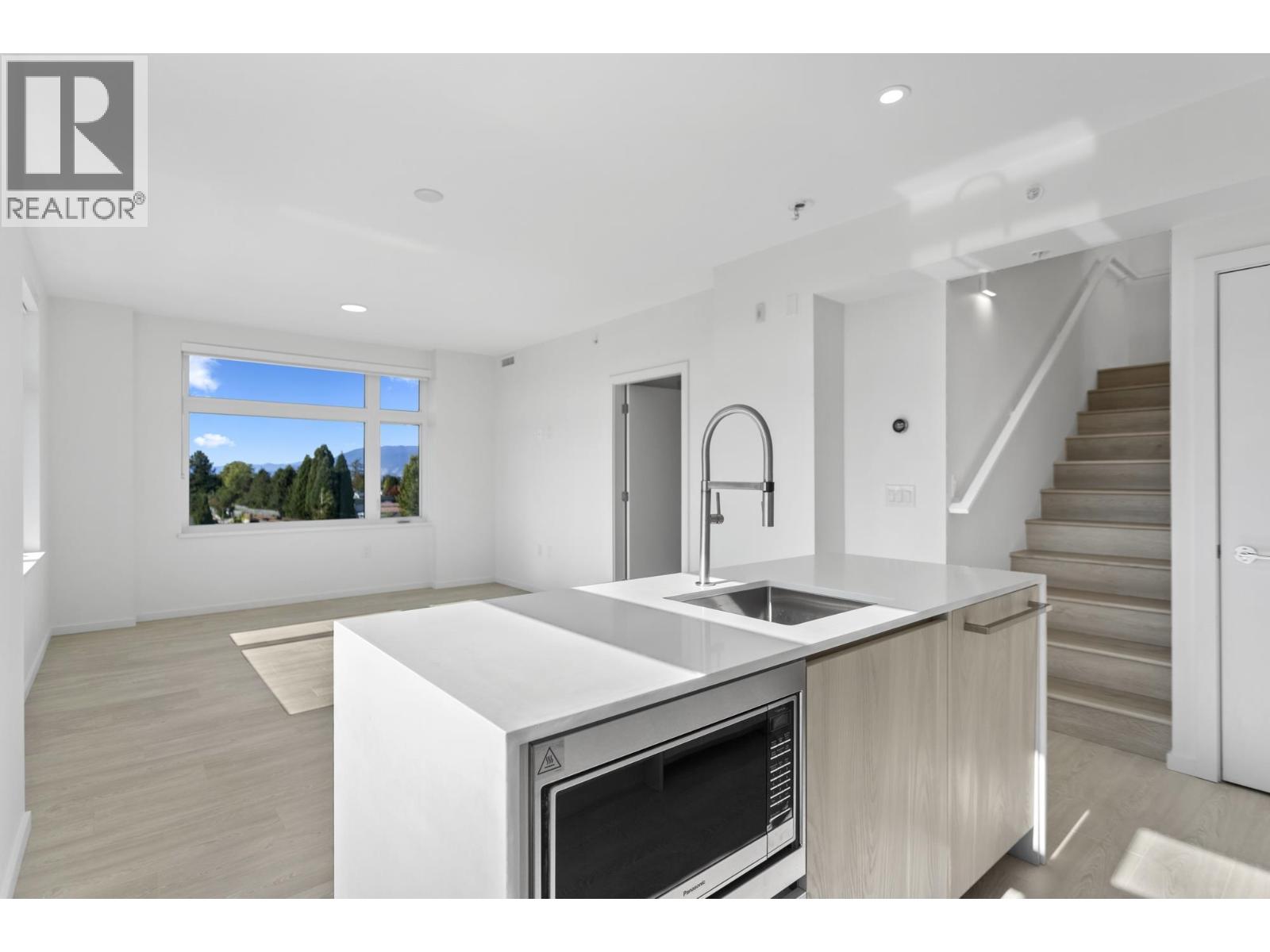 603 3264 Vanness Street Property Photo 13