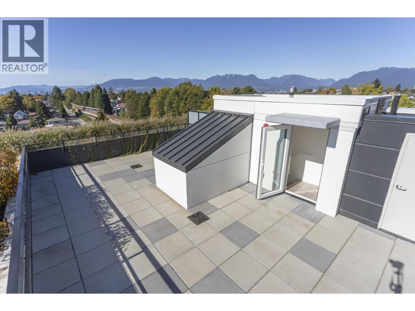 603 3264 Vanness Street Property Photo 25