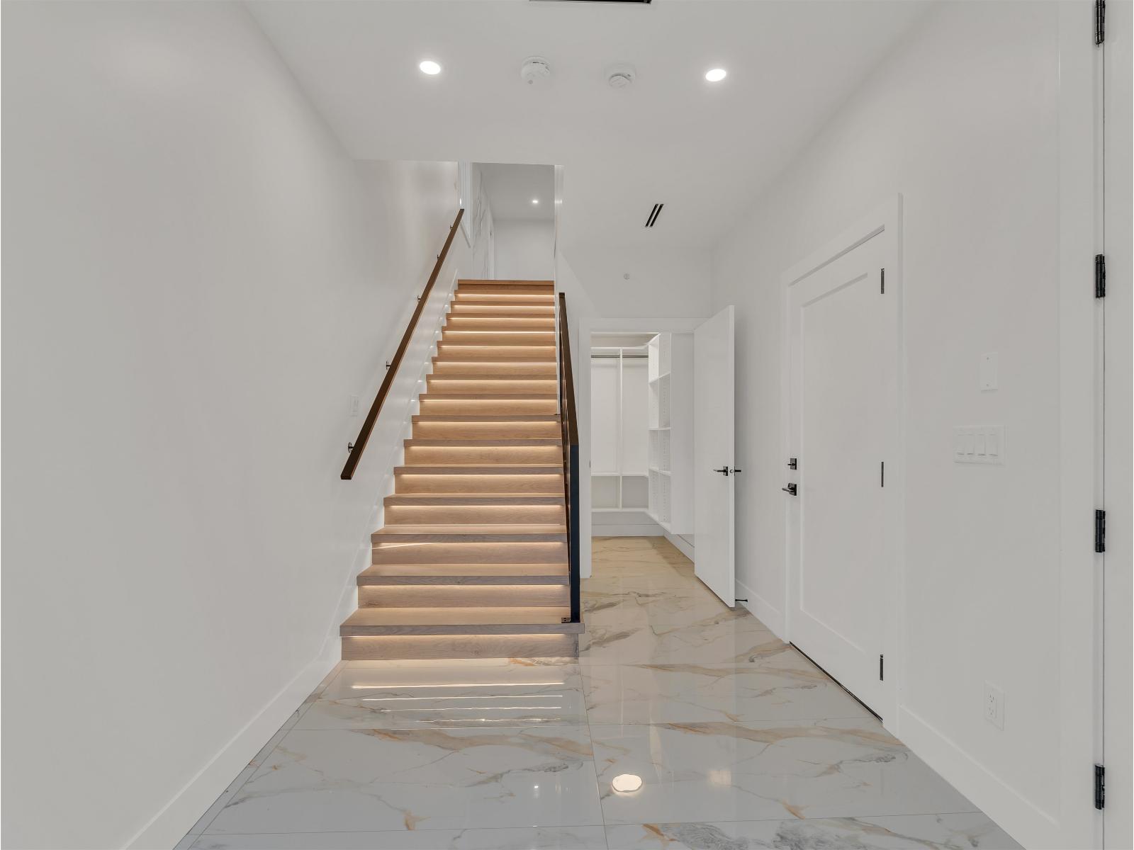 8447 Forest Gate Drive Property Photo 7