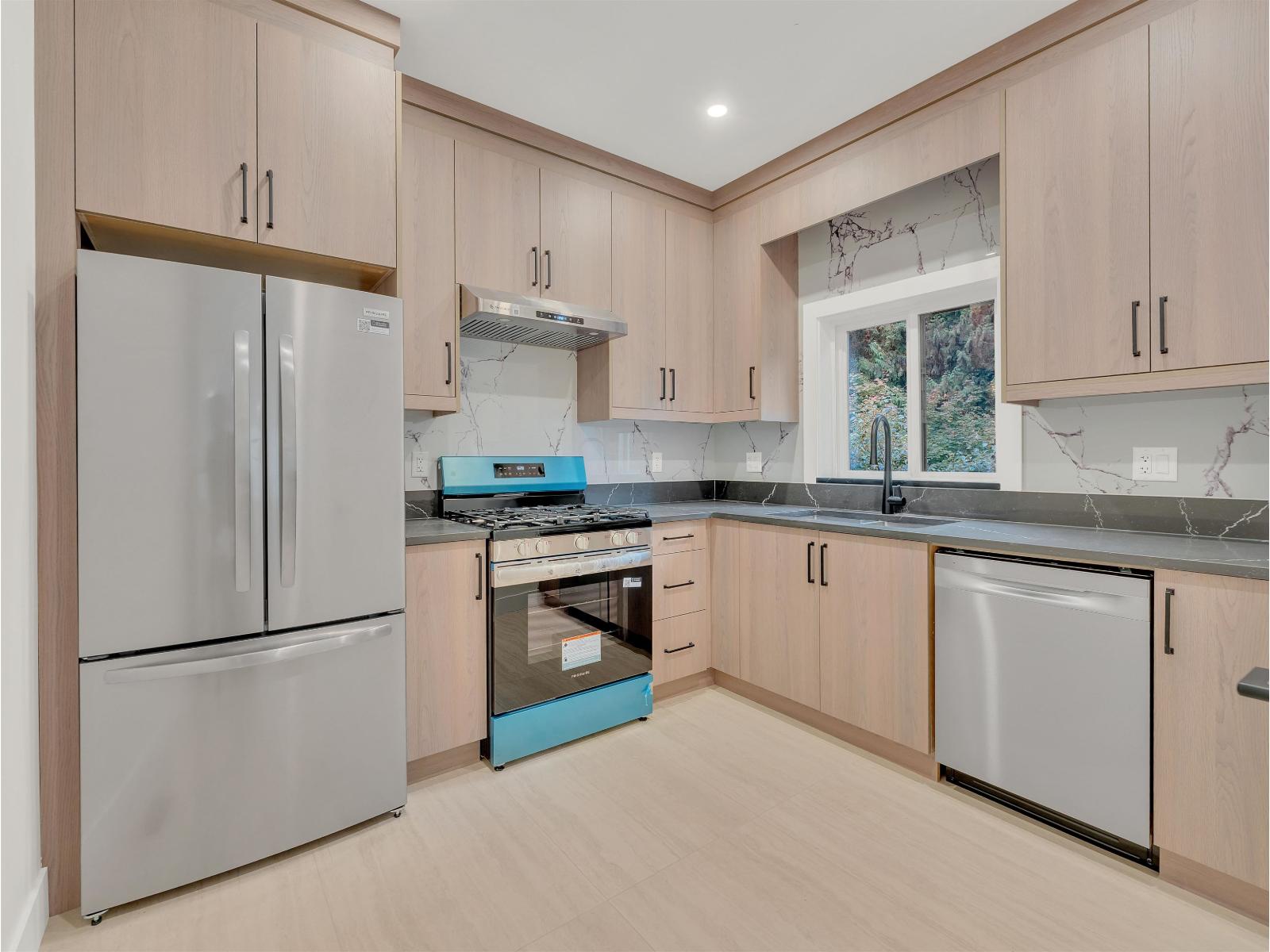 8447 Forest Gate Drive Property Photo 16
