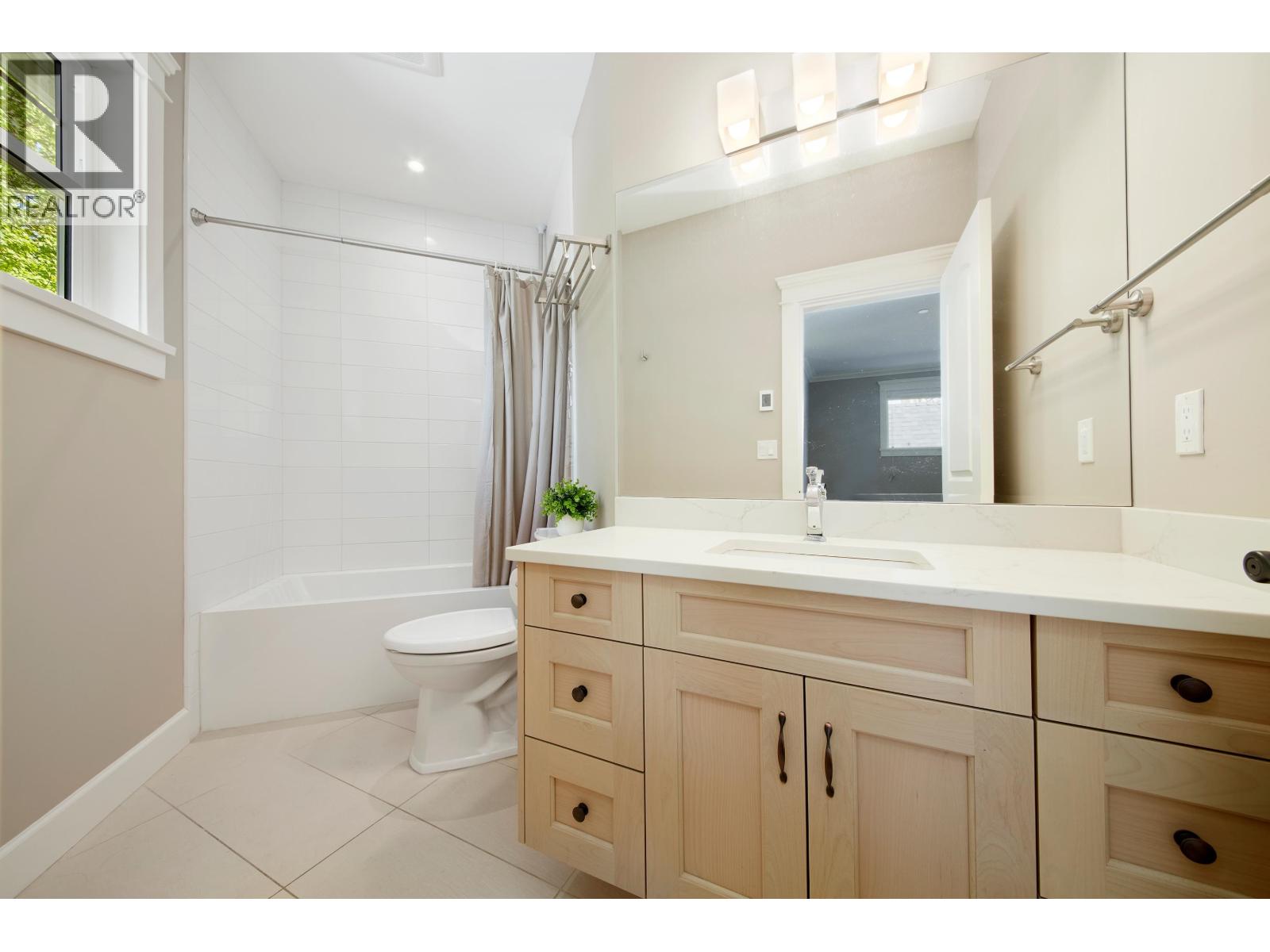 24341 124 Avenue Property Photo 28