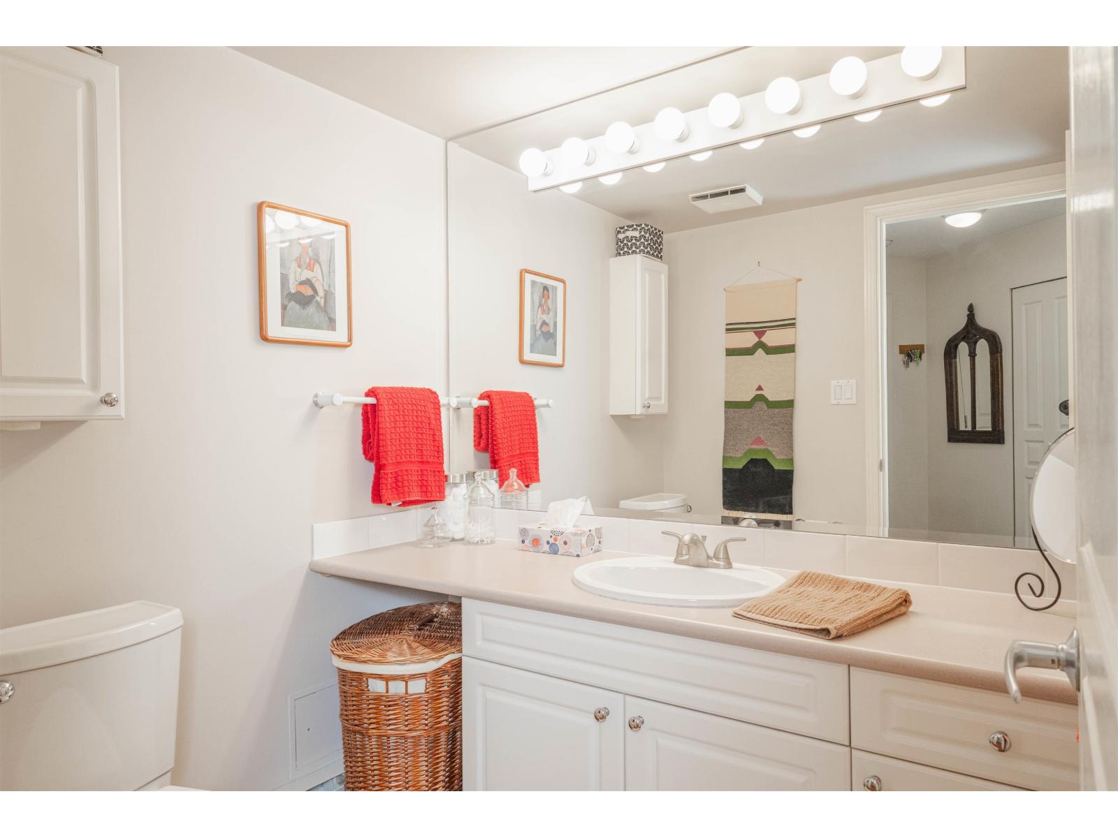 207 15466 North Bluff Road Property Photo 4