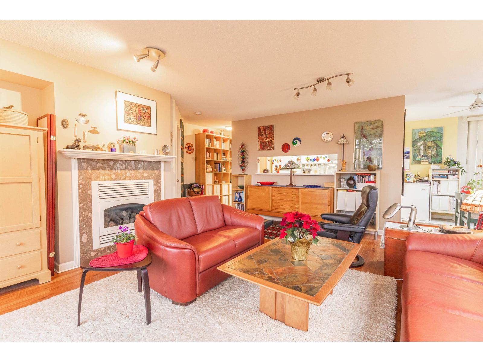 207 15466 North Bluff Road Property Photo 16