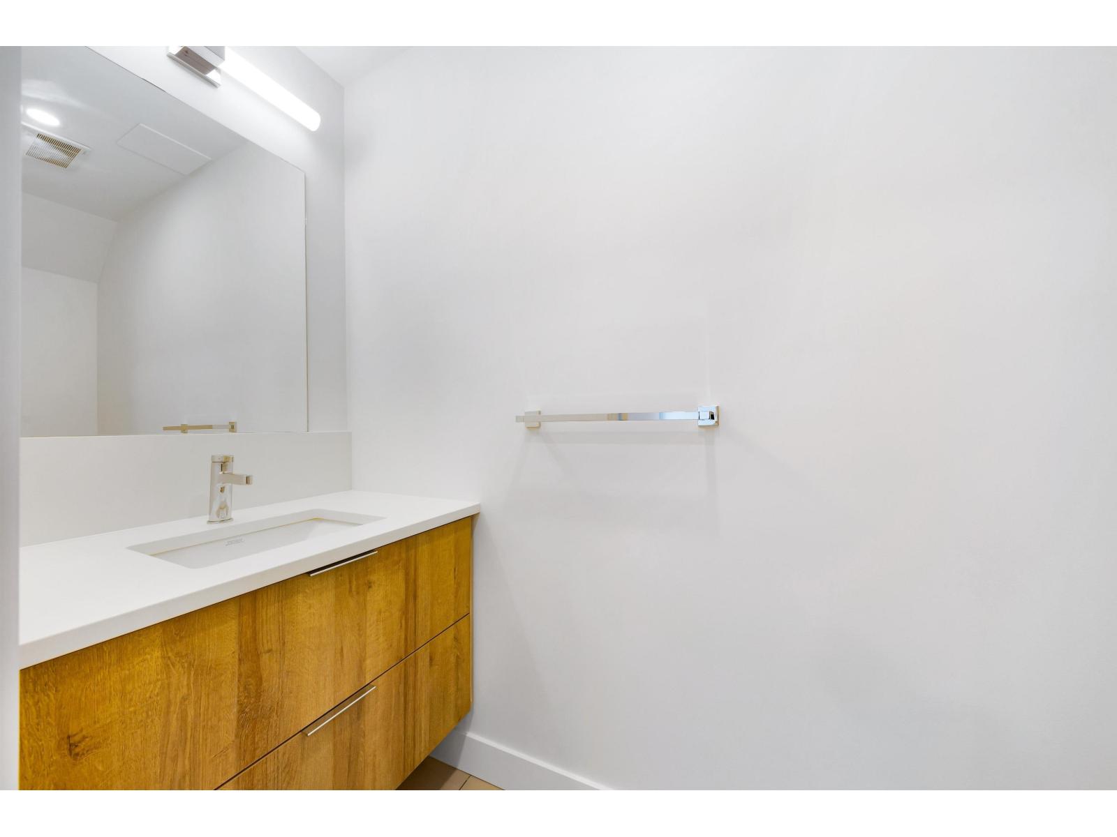4 10160 133 Street Property Photo 3