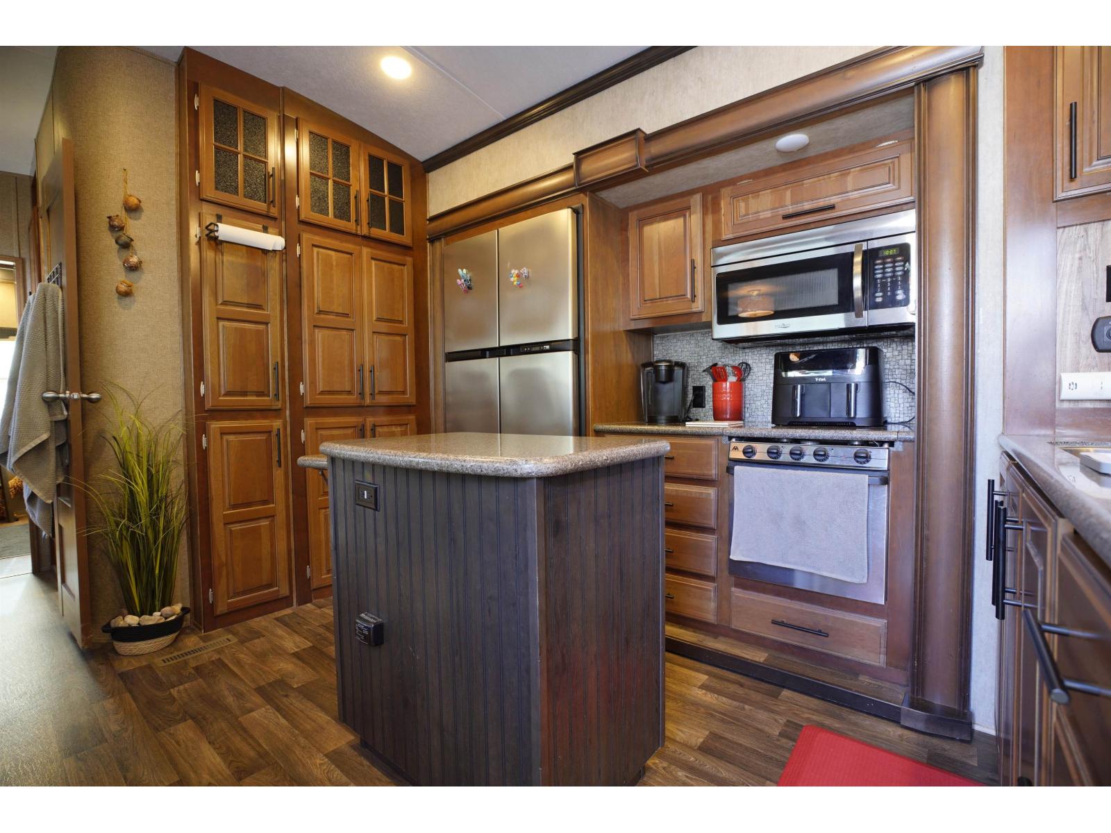 30860 Trans Canada Highway #11 Property Photo 5