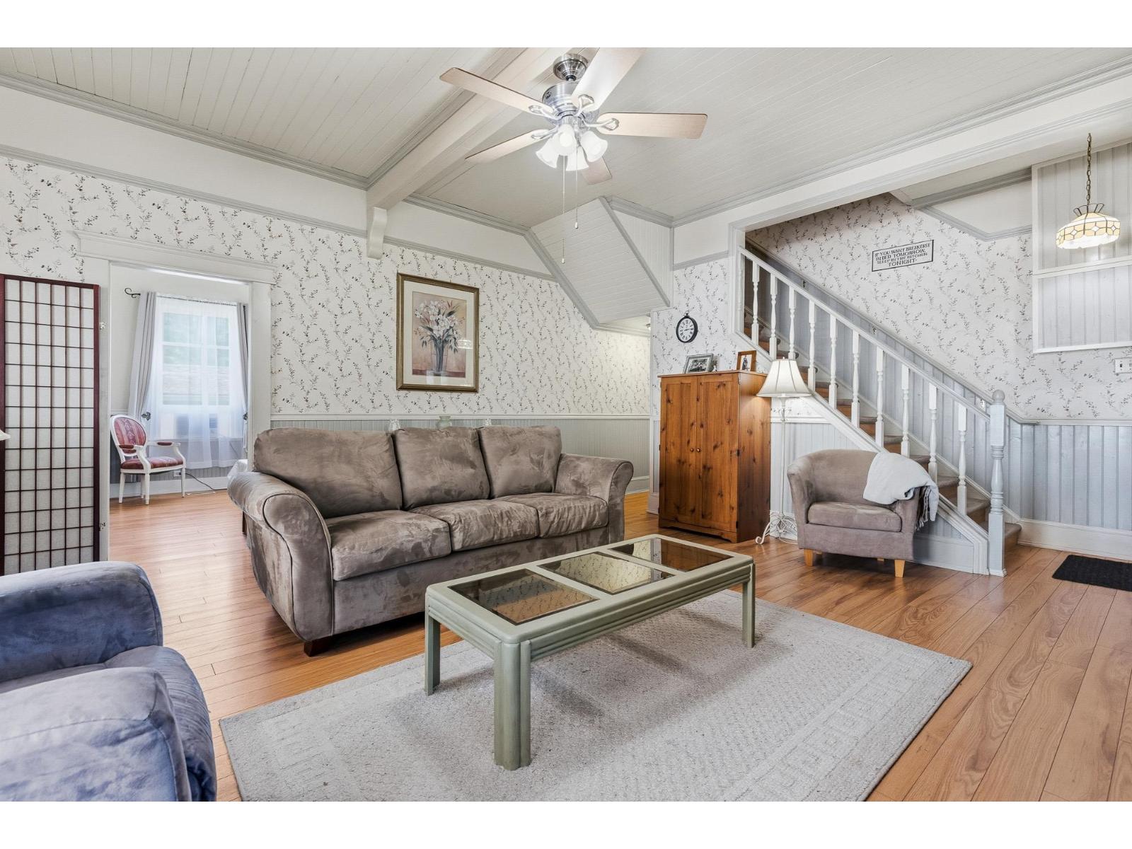 1075 3rd Avenue Property Photo 10
