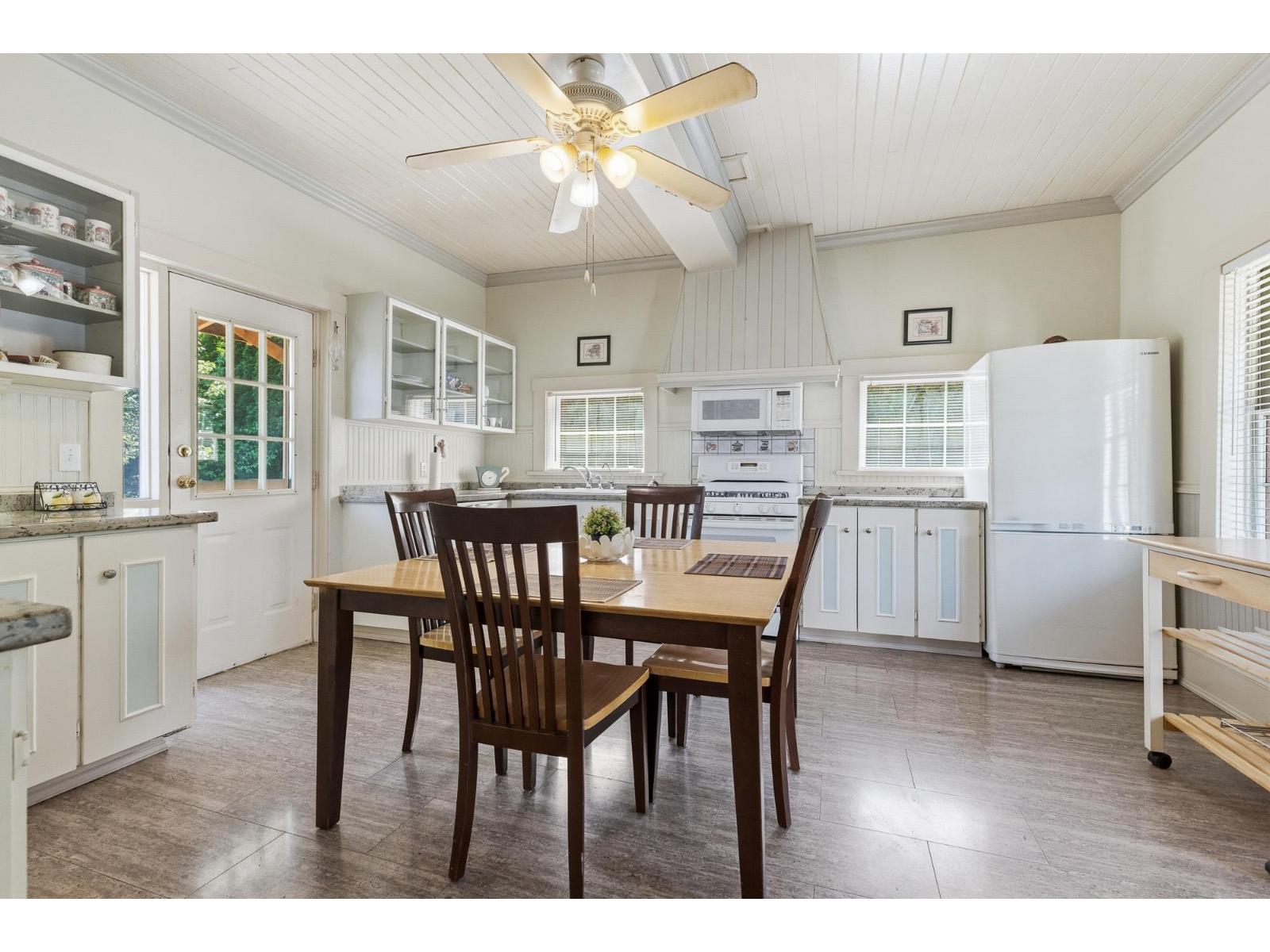 1075 3rd Avenue Property Photo 11