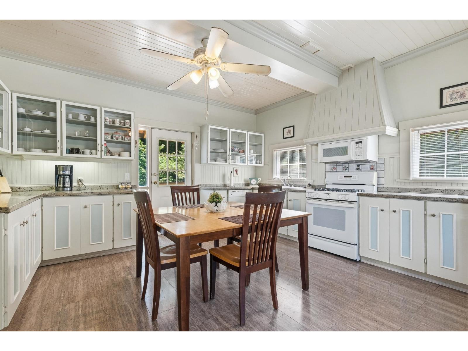 1075 3rd Avenue Property Photo 12