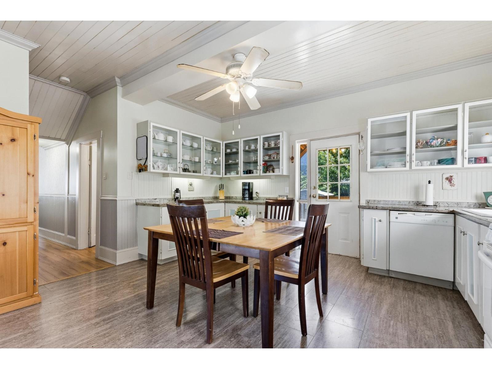 1075 3rd Avenue Property Photo 13