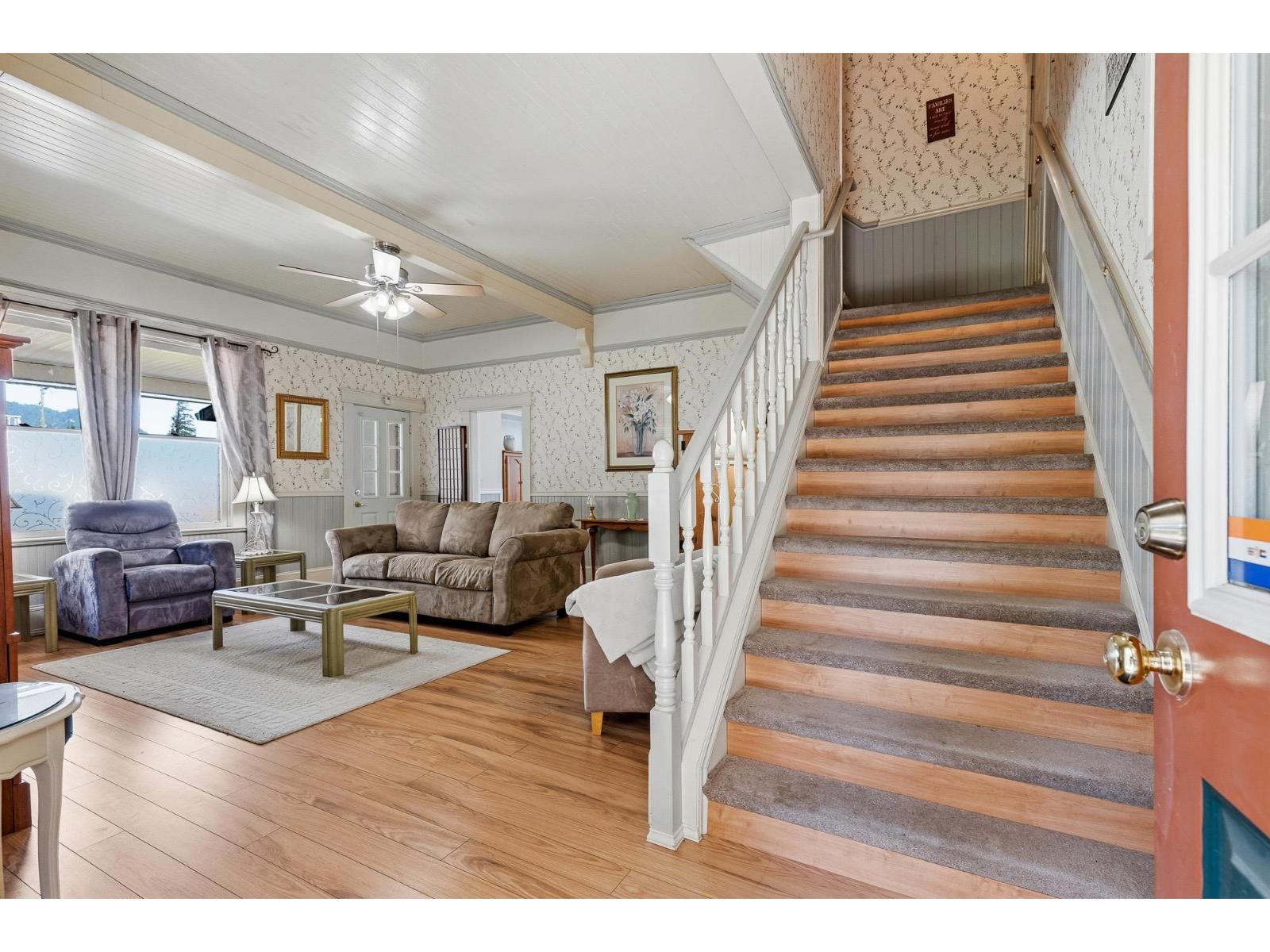 1075 3rd Avenue Property Photo 18