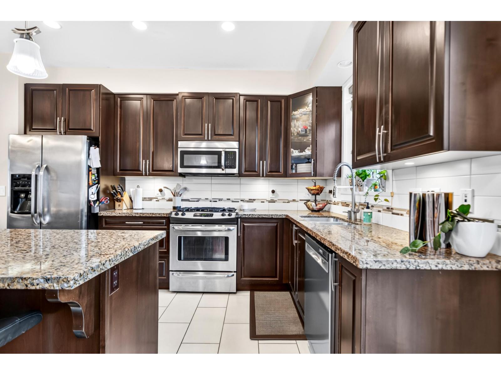 40 20738 84 Avenue Property Photo 13