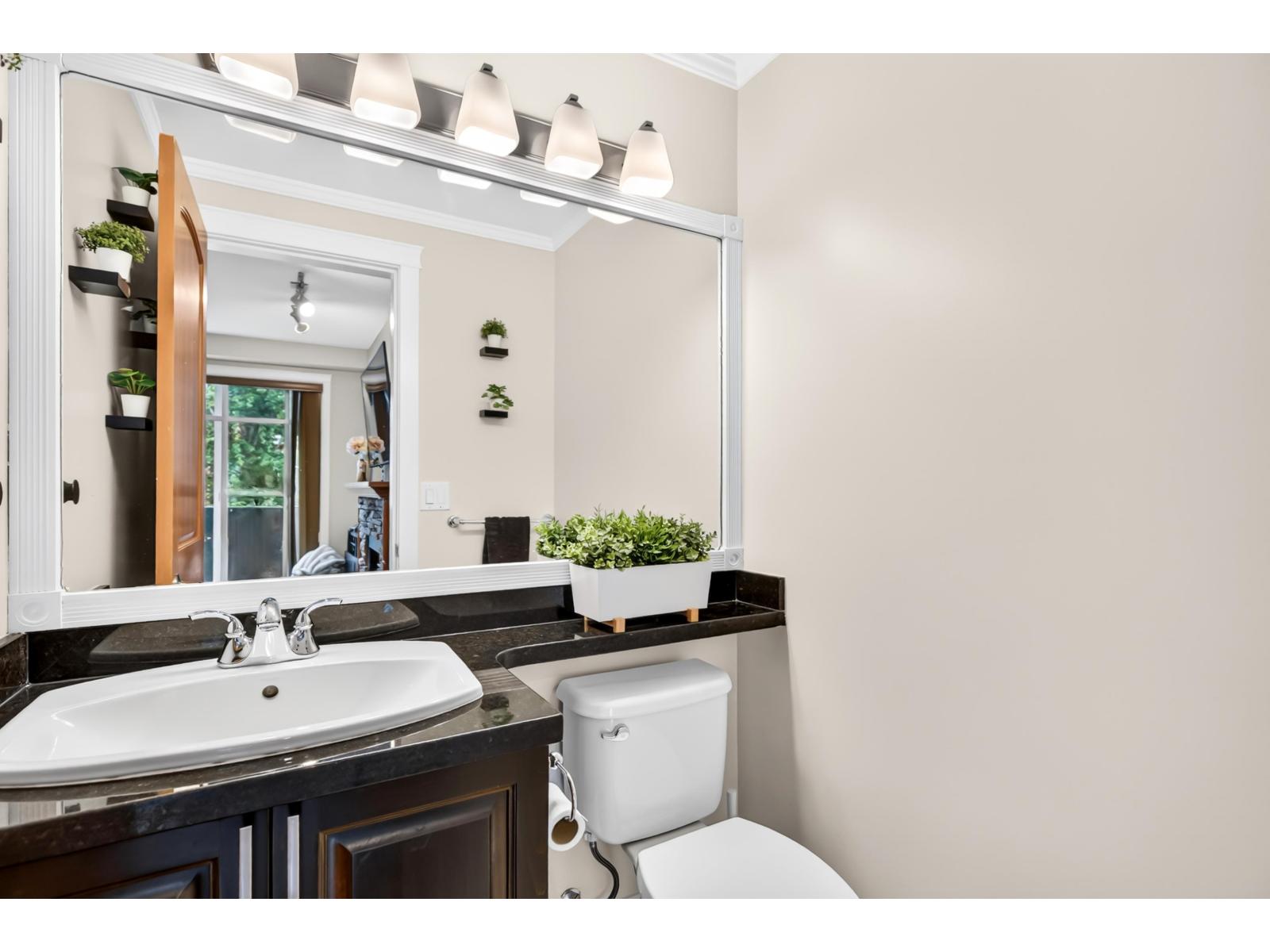 40 20738 84 Avenue Property Photo 18