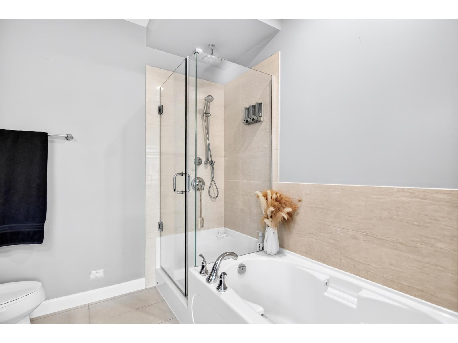 40 20738 84 Avenue Property Photo 21