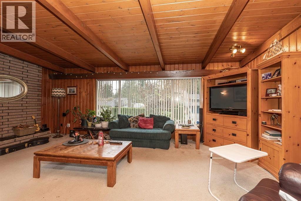 12250 Skillen Street Property Photo 4