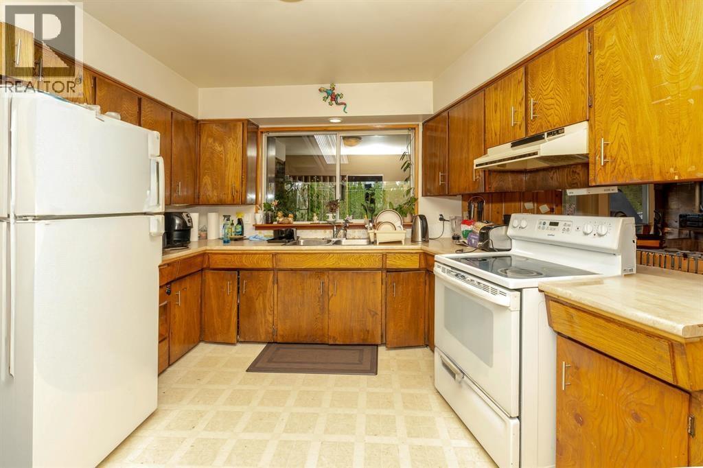 12250 Skillen Street Property Photo 5