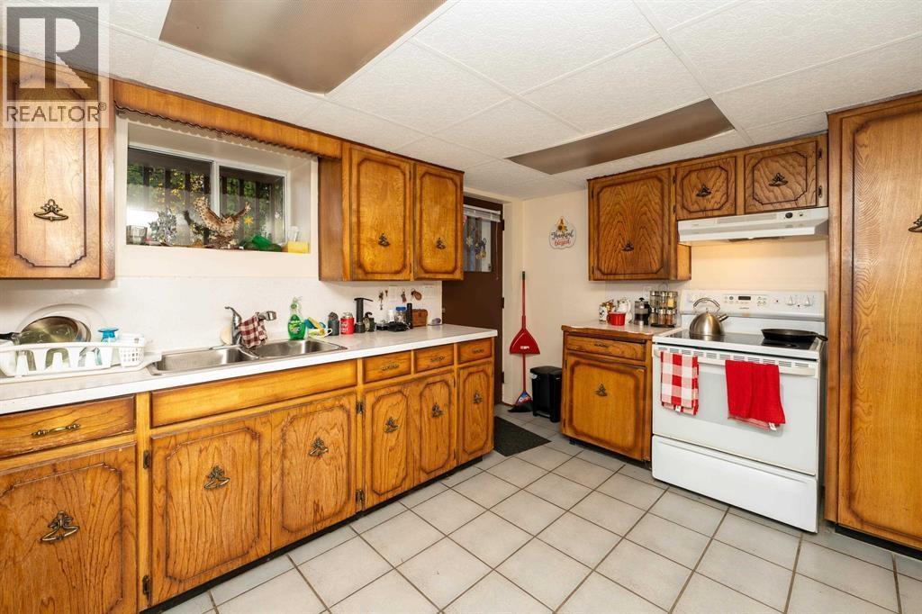 12250 Skillen Street Property Photo 7