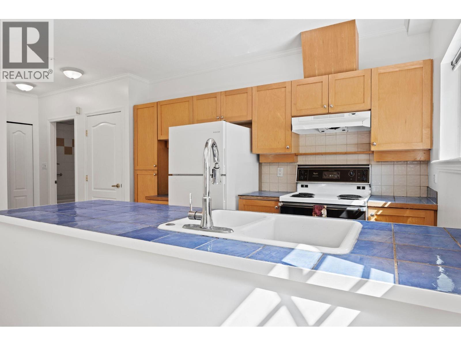 3027 W 7th Avenue Property Photo 5