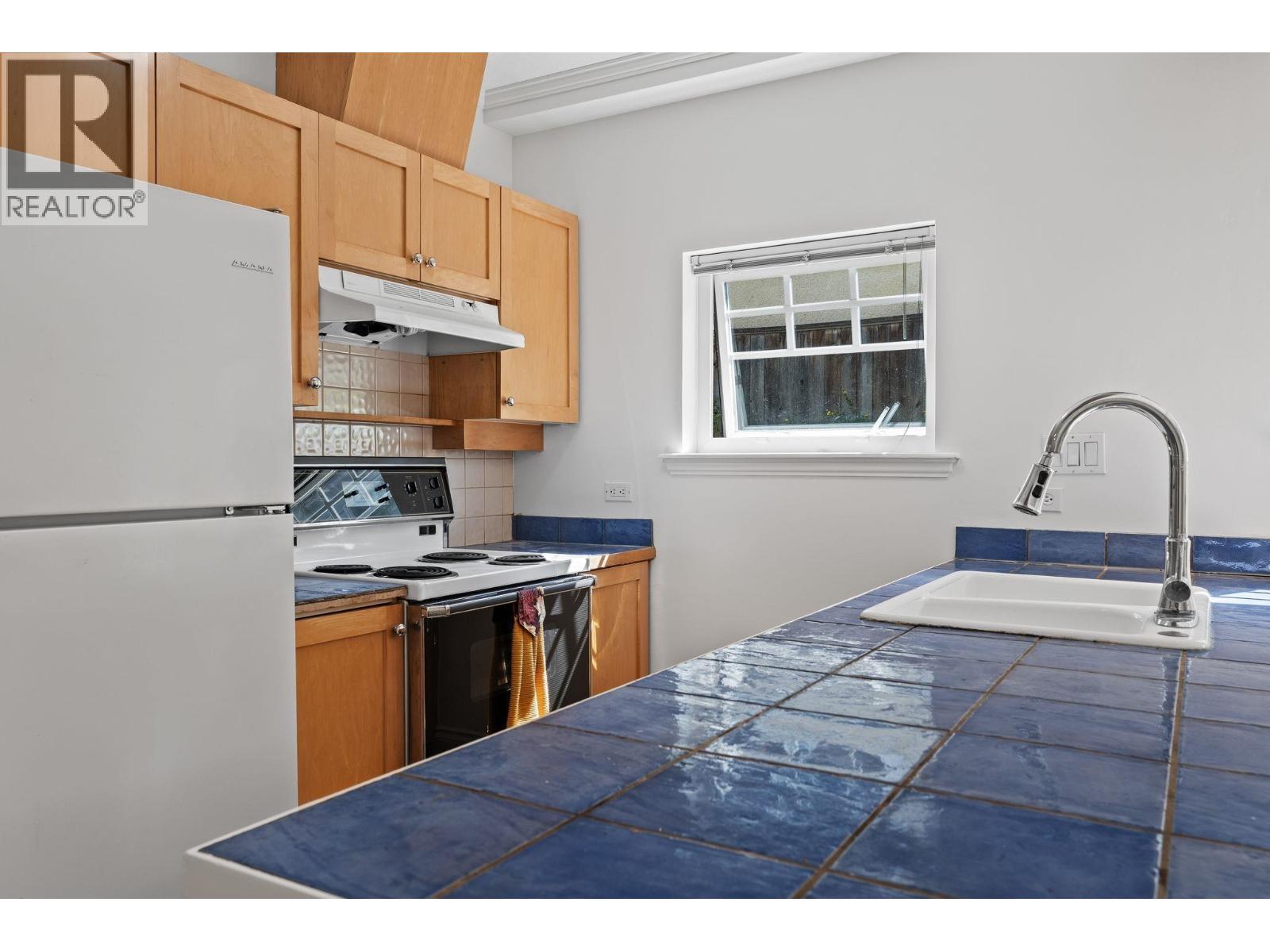 3027 W 7th Avenue Property Photo 7