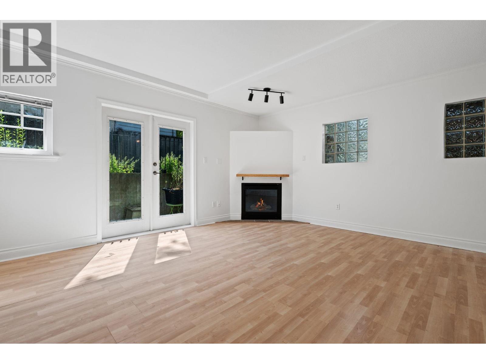 3027 W 7th Avenue Property Photo 15