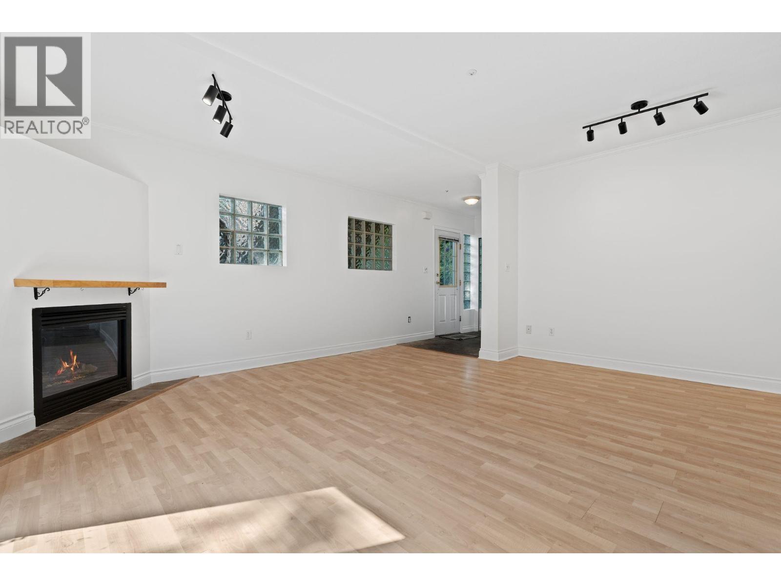 3027 W 7th Avenue Property Photo 16