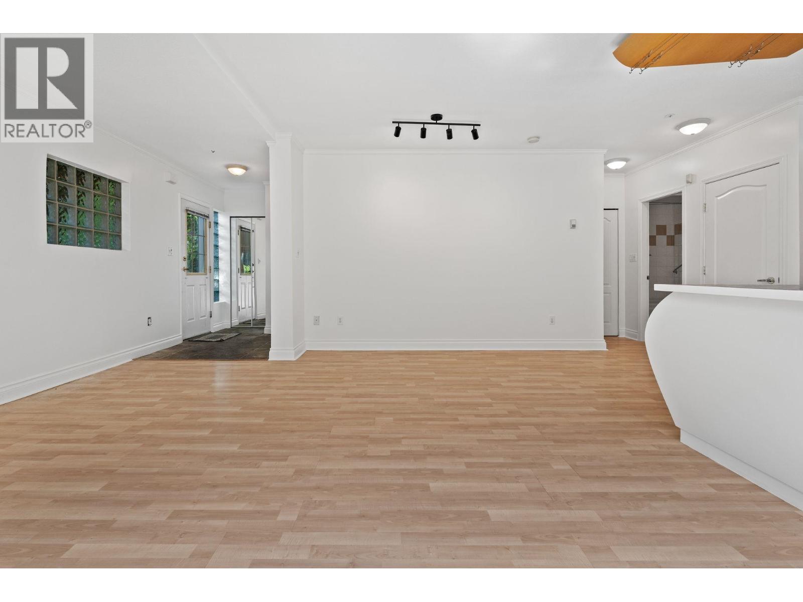 3027 W 7th Avenue Property Photo 17