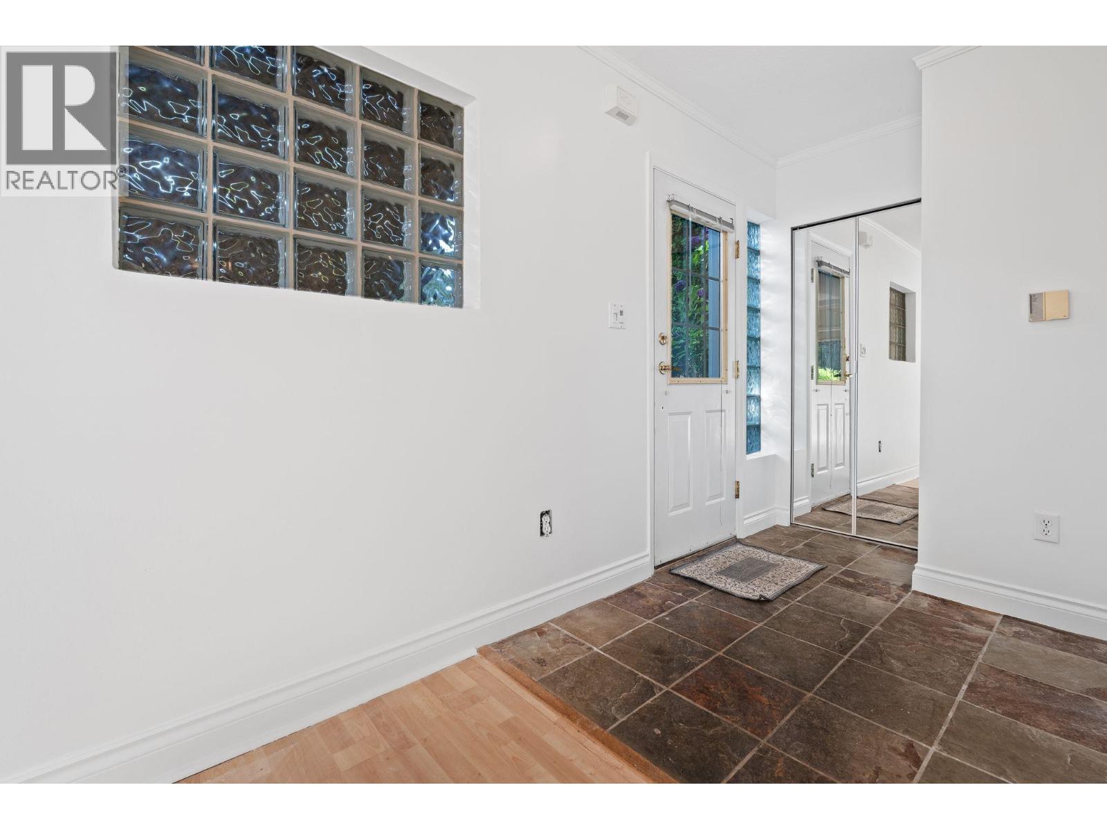3027 W 7th Avenue Property Photo 18