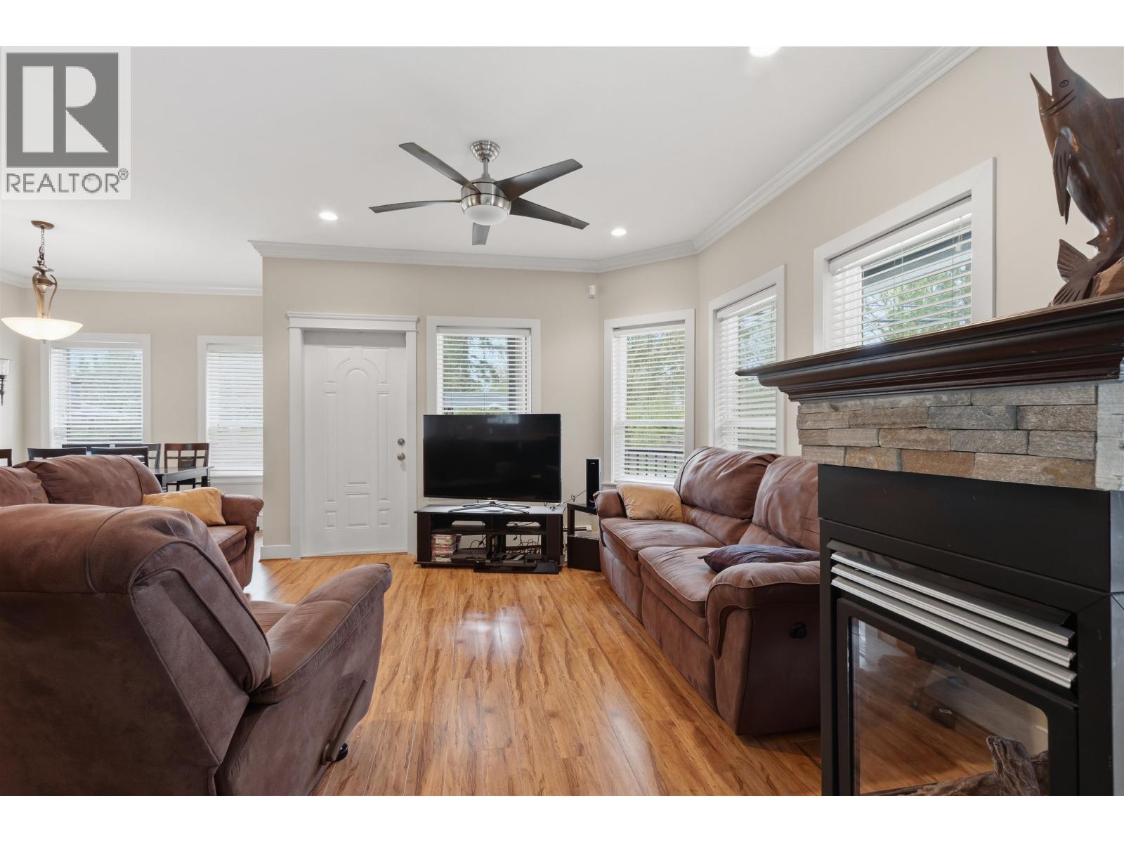 24230 104 Avenue Property Photo 3